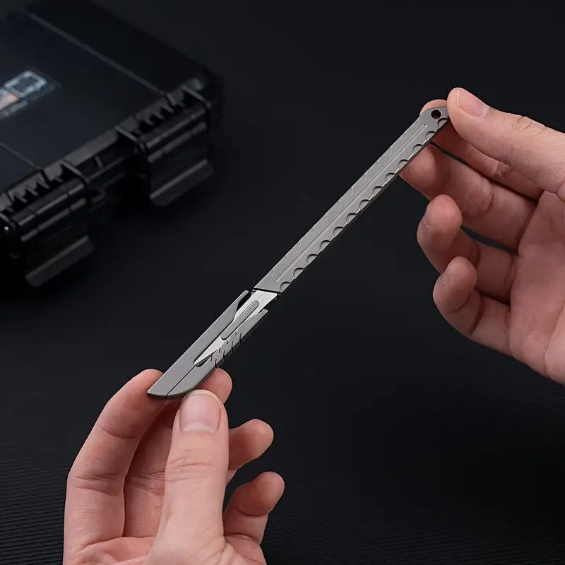 Titanium Alloy Carving Knife Handle w/ 10 Carbon Steel Blades - Image 2