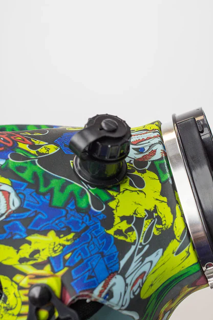 Full Face Graphic Silicone Gas Mask W/ Acrylic Bong - Image 3